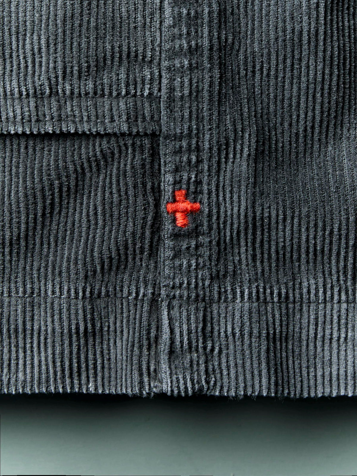 the lounge short in sunfaded black cord